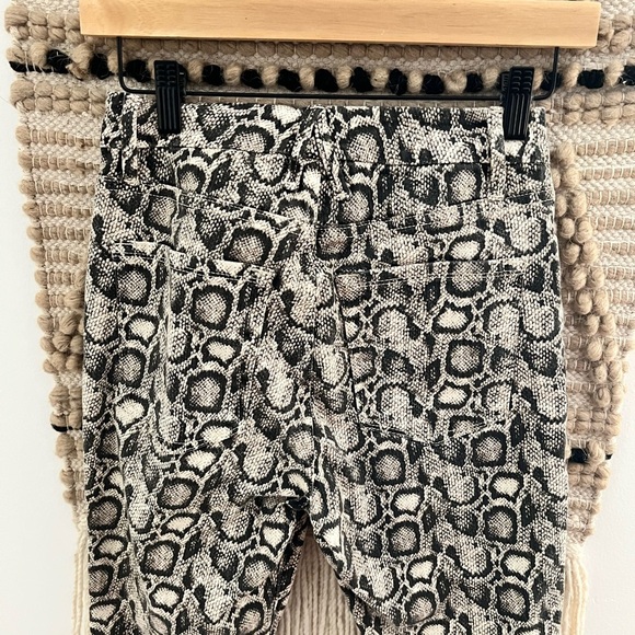 Good American Beige Snake Print Skinny Pants - Picture 4 of 12